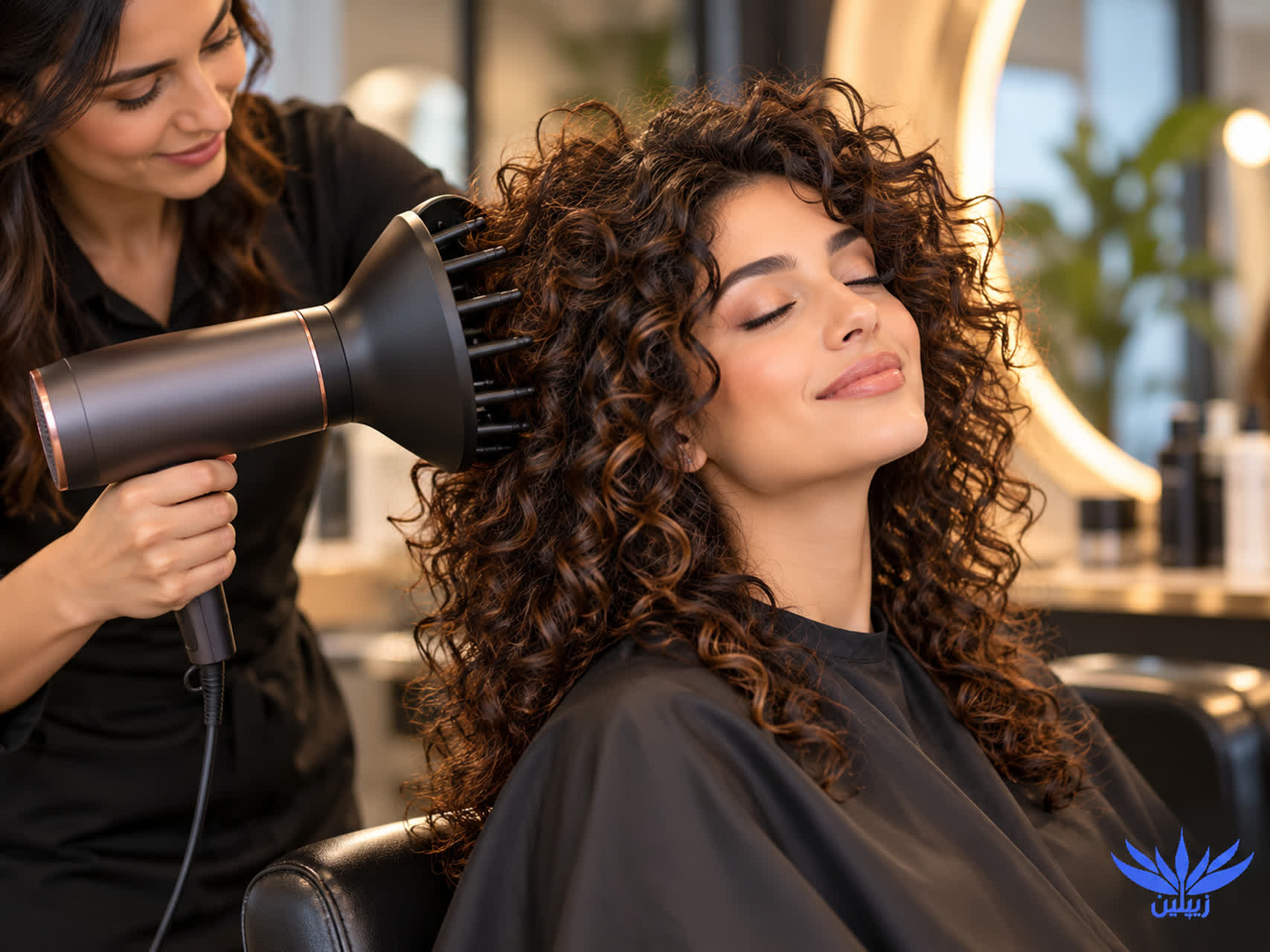 دیسپانسر مو چیست؟ | کاربرد، مزایا و روش صحیح استفاده از دیفیوزر