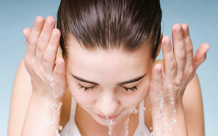 مراقبت پوست در تابستان با شستن صورت