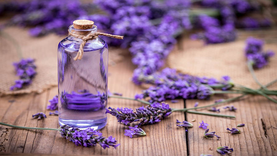 خواص روغن اسطوخودوس برای پوست و مو