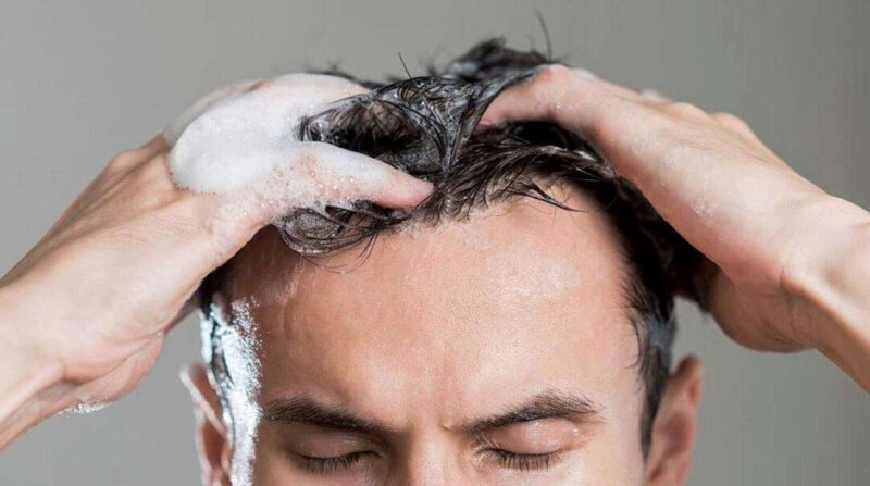 مراقبت از مو مردانه با شستن منظم آن ها
