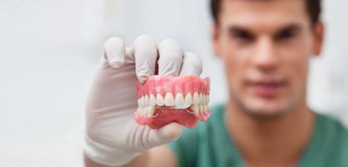 تفاوت پزشک پروتز دندان با سایر دندان پزشکان
