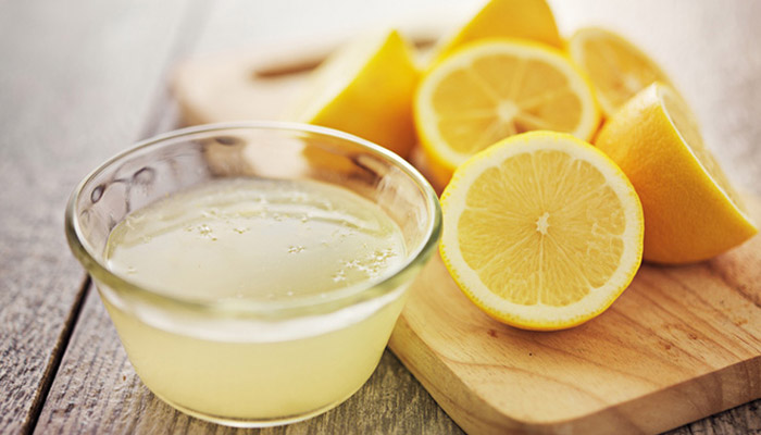 آب لیمو برای درمان حساسیت و درد پوست سر